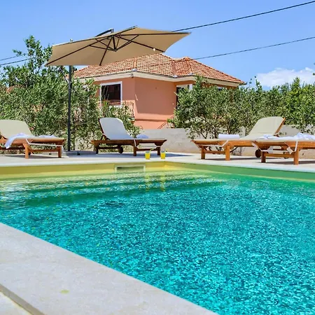 Holiday home Plivov *